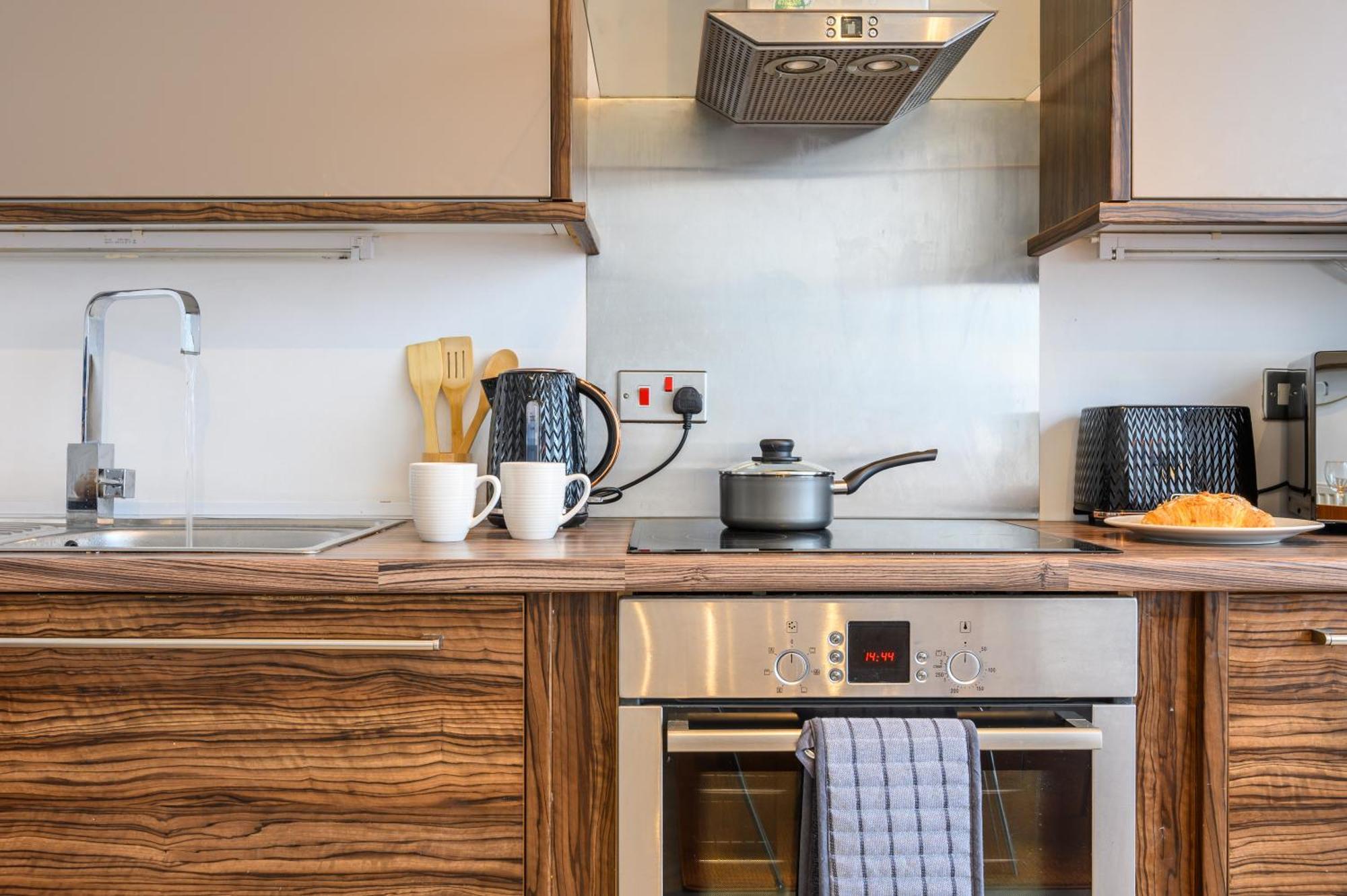 Llandaff Lofts By Ty Sa - 2 Bed With Terrace - Wifi Apartment Кардиф Екстериор снимка